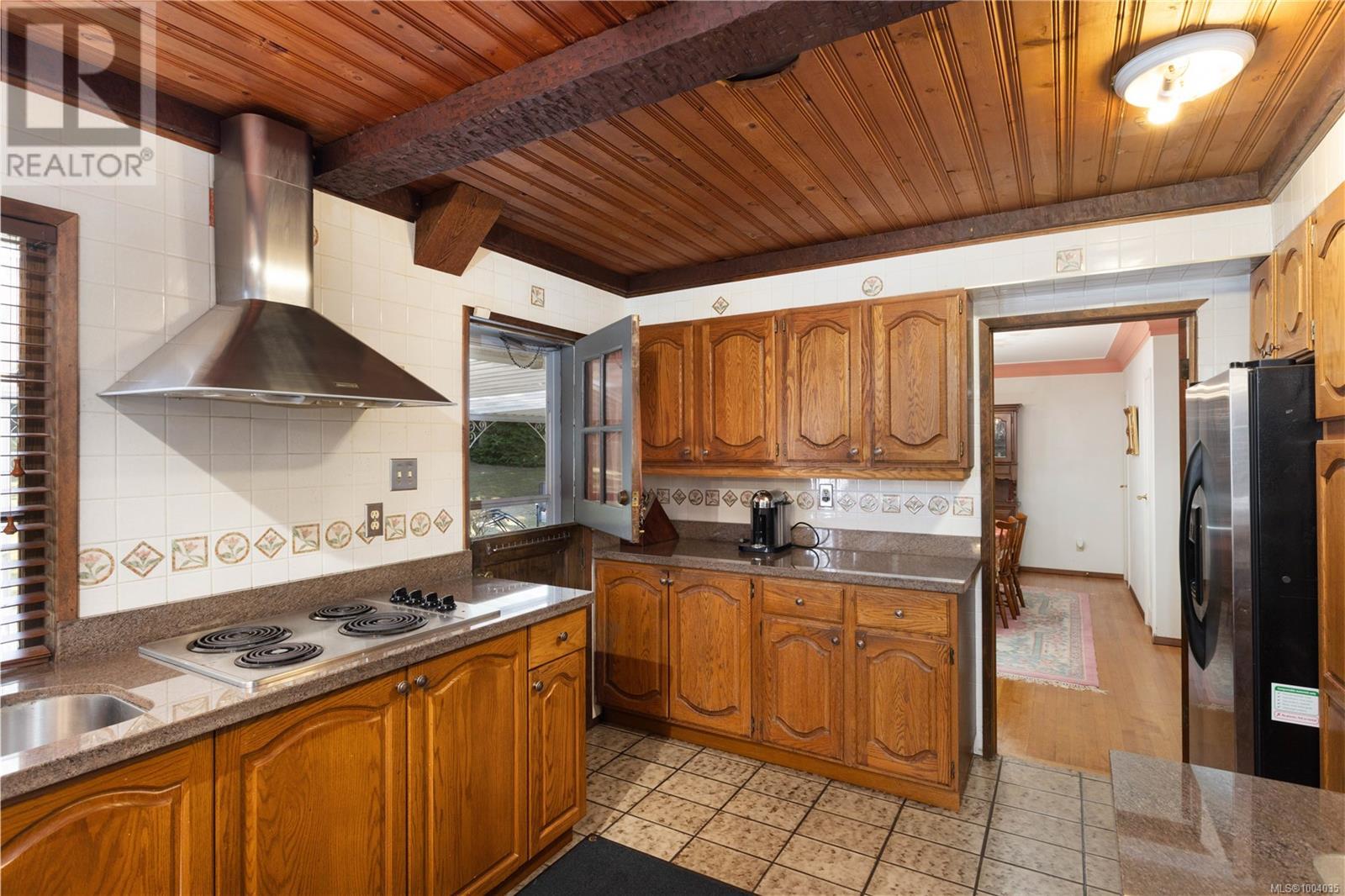  3460 Beach Drive, Oak Bay