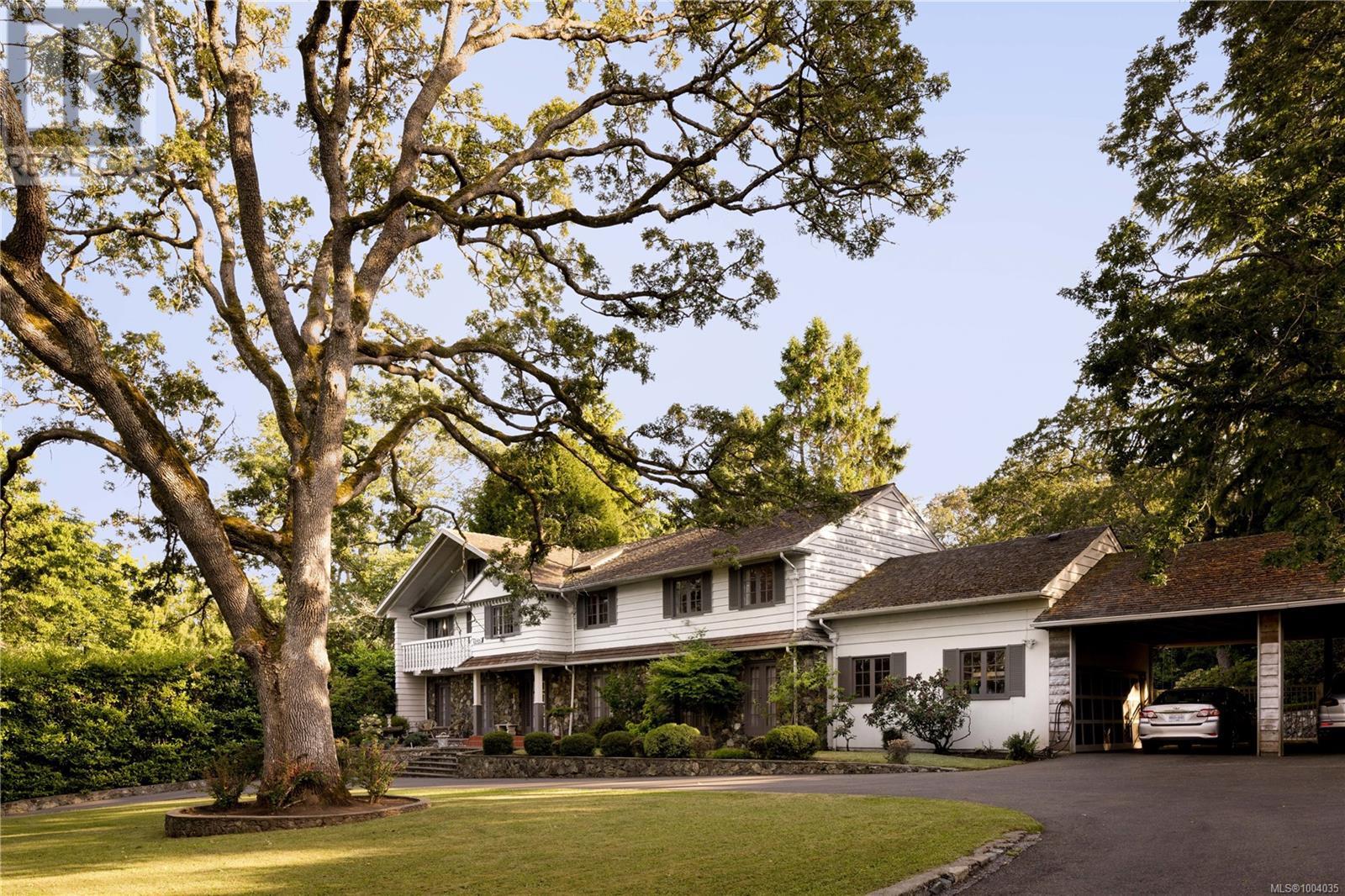 3460 Beach Drive, Oak Bay