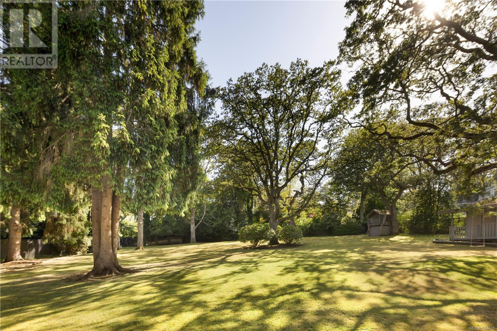  3460 Beach Drive, Oak Bay