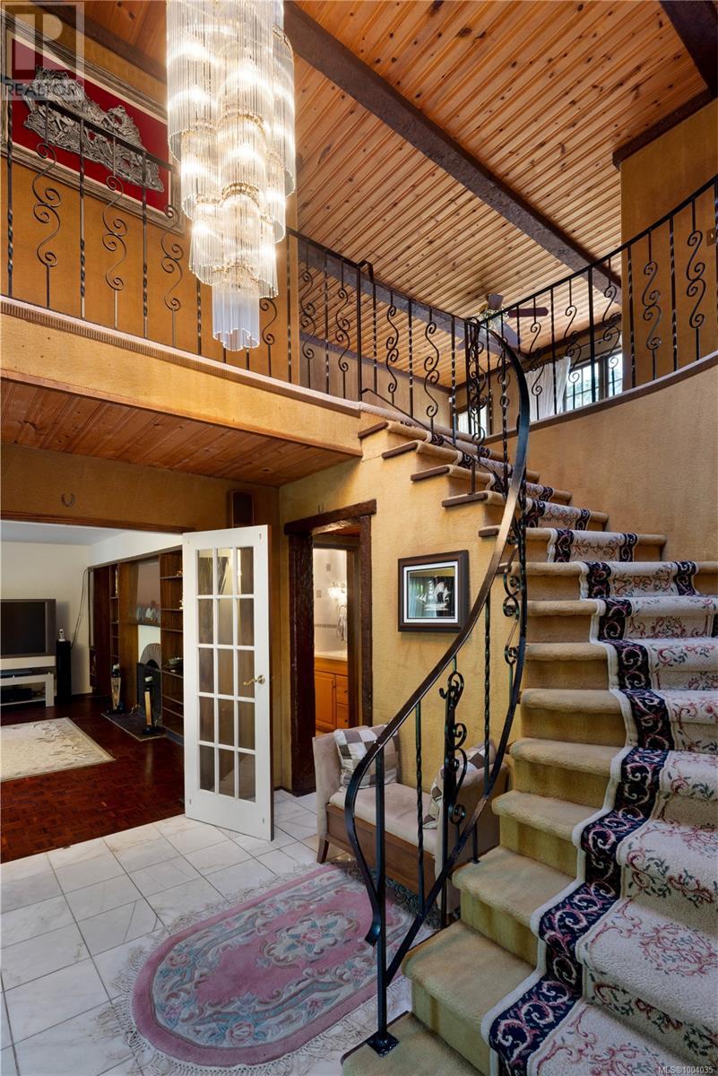  3460 Beach Drive, Oak Bay