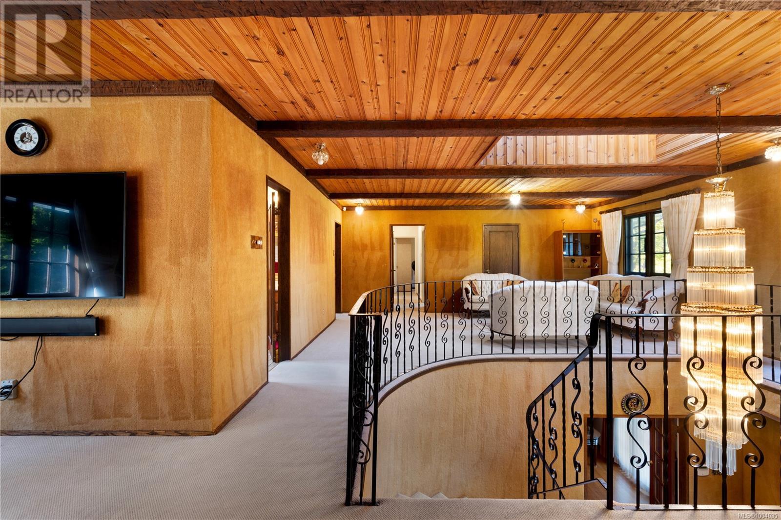  3460 Beach Drive, Oak Bay