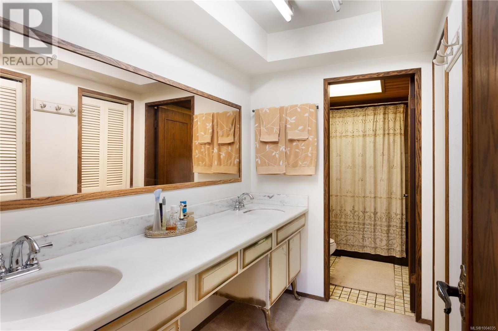  3460 Beach Drive, Oak Bay