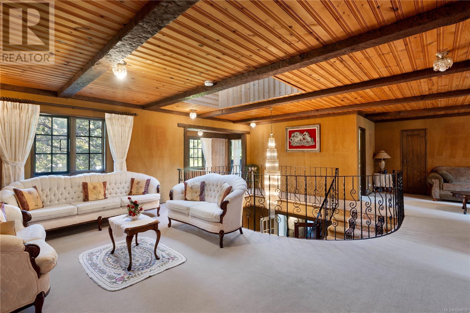  3460 Beach Drive, Oak Bay