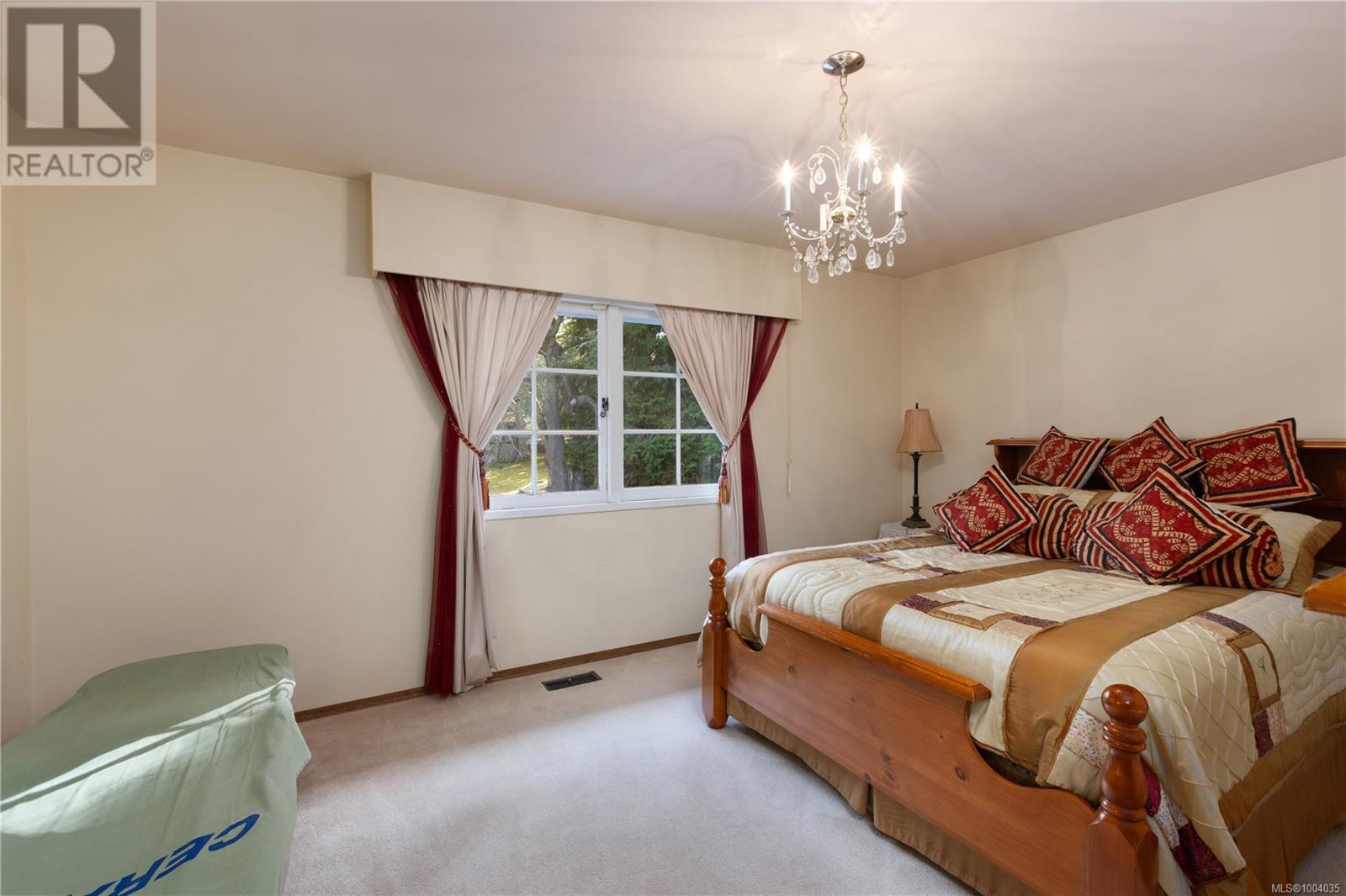  3460 Beach Drive, Oak Bay