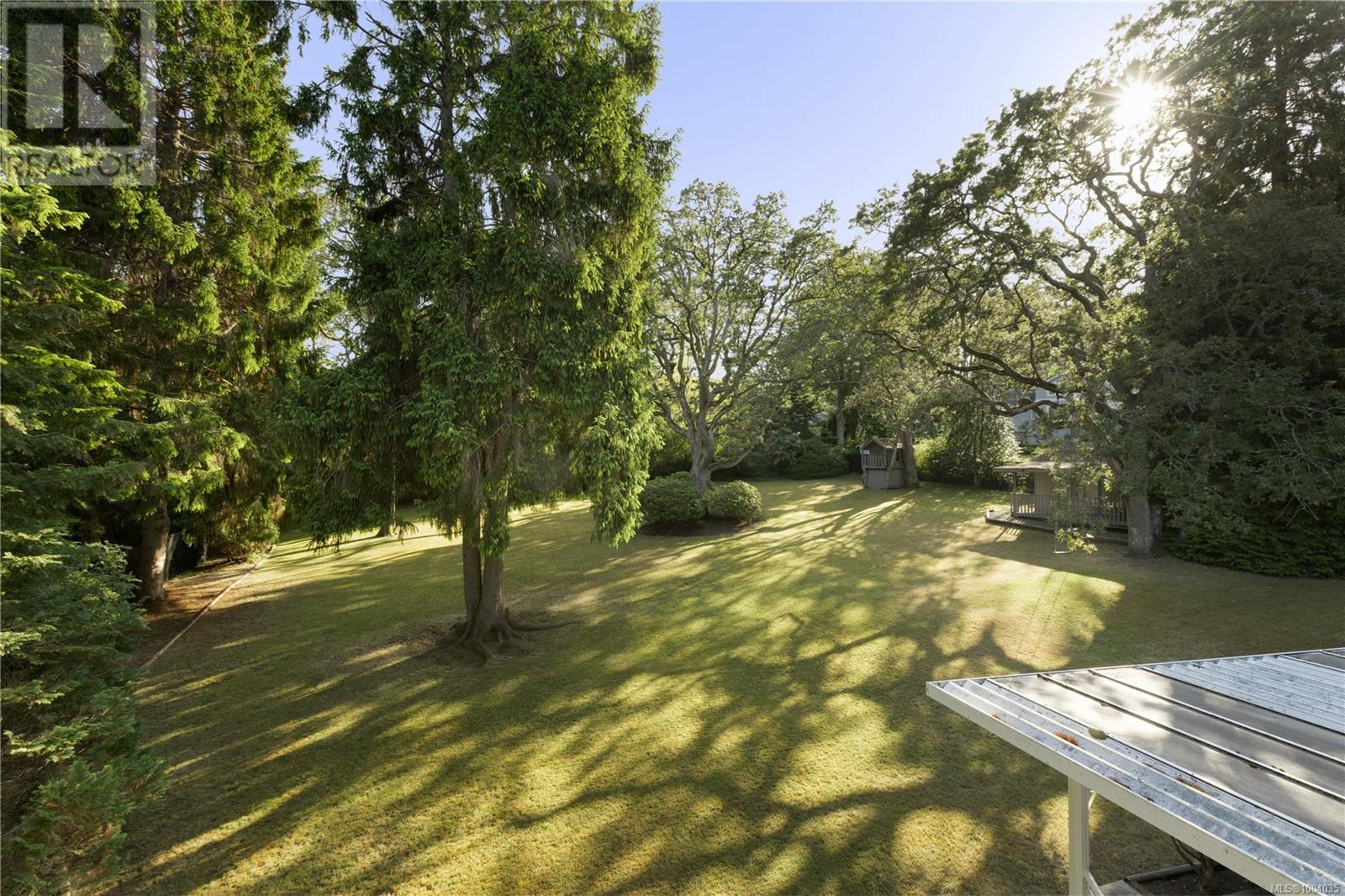  3460 Beach Drive, Oak Bay