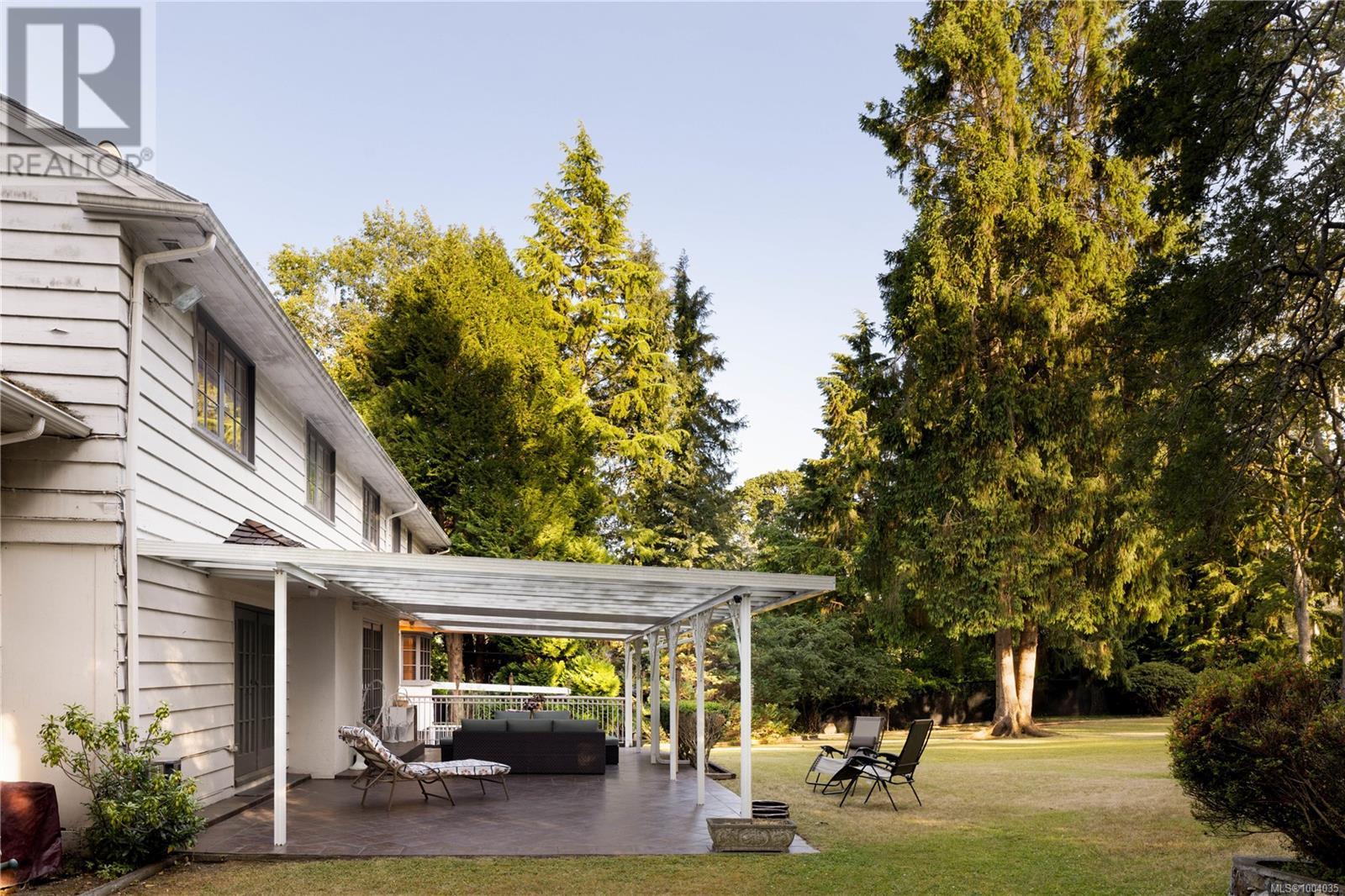  3460 Beach Drive, Oak Bay