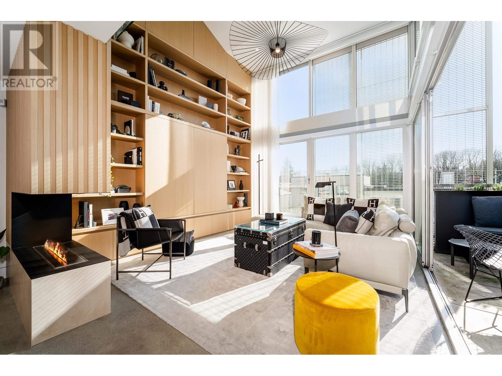 Photo 1 of 401 4387 W 10th Avenue, Vancouver BC