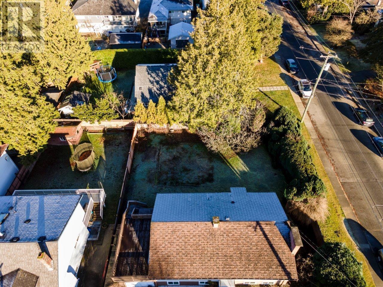 Photo 7 of 780 E 16th Street, North Vancouver BC