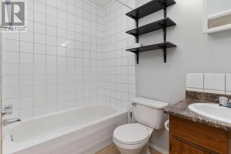 Photo 17 of 402 5418 52 Street, Camrose AB