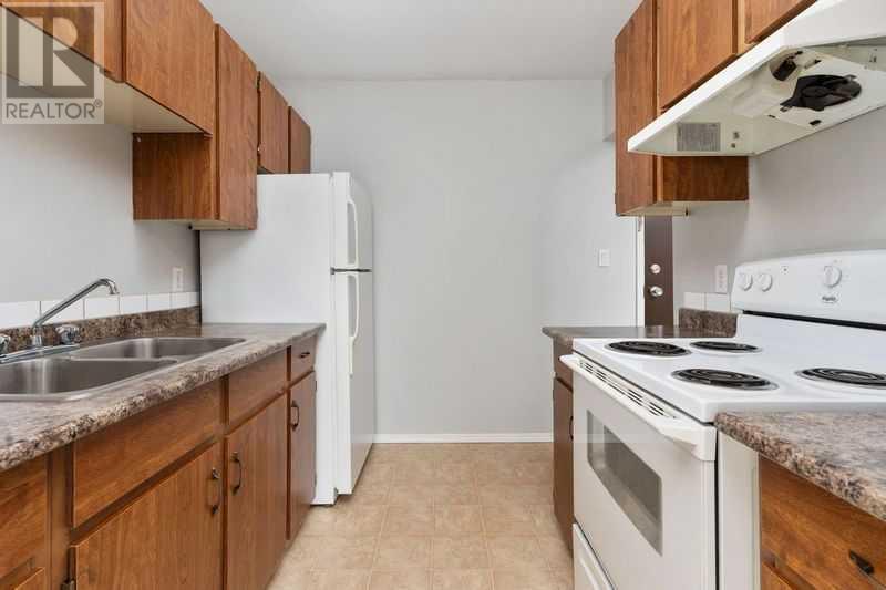 Photo 8 of 402 5418 52 Street, Camrose AB