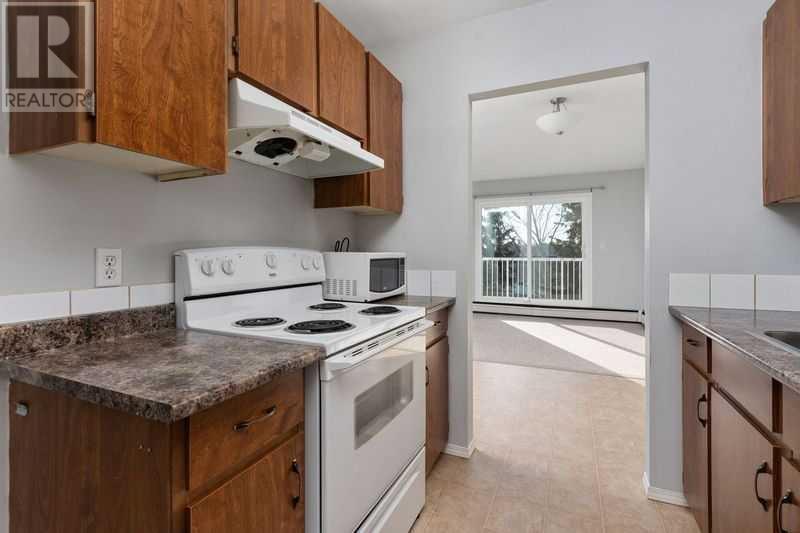 Photo 5 of 402 5418 52 Street, Camrose AB