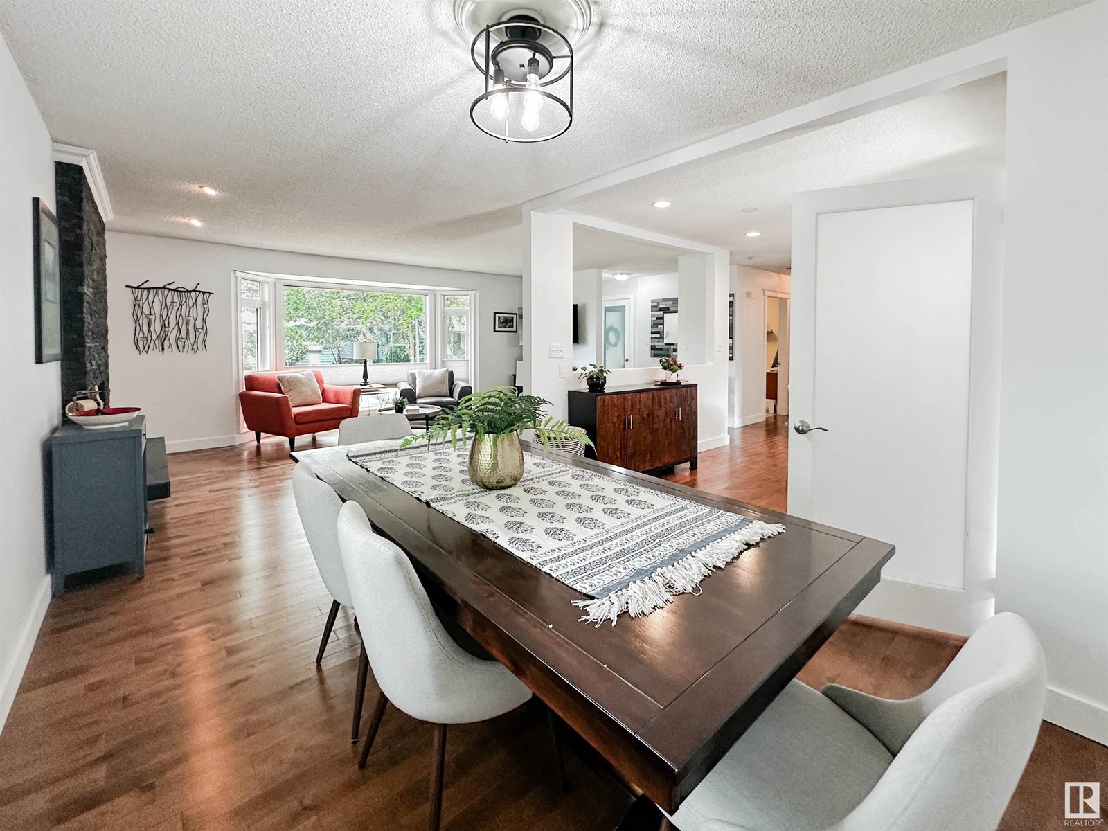 Single Family House Bungalow for Sale in  BELLEVUE CR St. Albert 