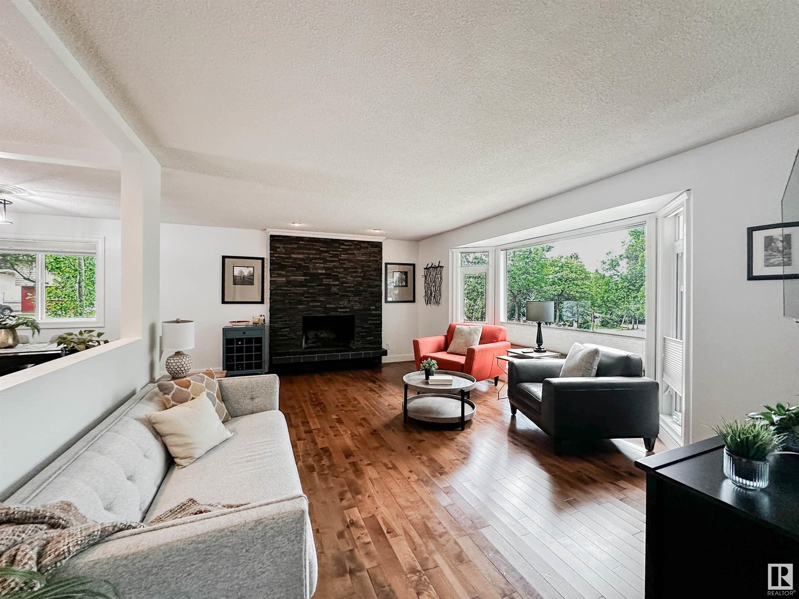 Single Family House Bungalow for Sale in  BELLEVUE CR St. Albert 