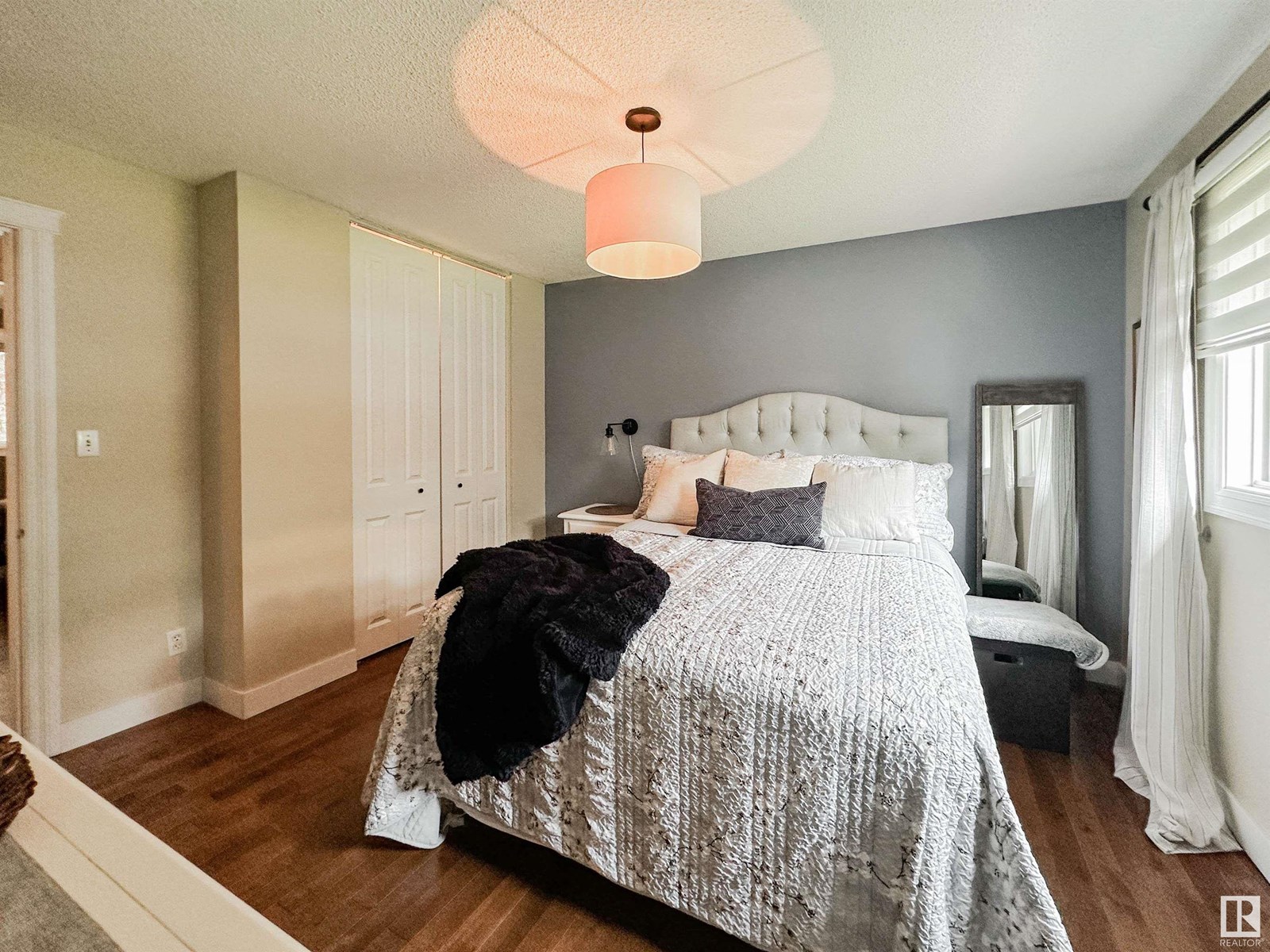 Single Family House Bungalow for Sale in  BELLEVUE CR St. Albert 