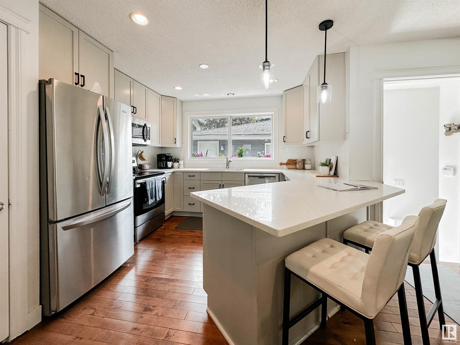 Single Family House Bungalow for Sale in  BELLEVUE CR St. Albert 