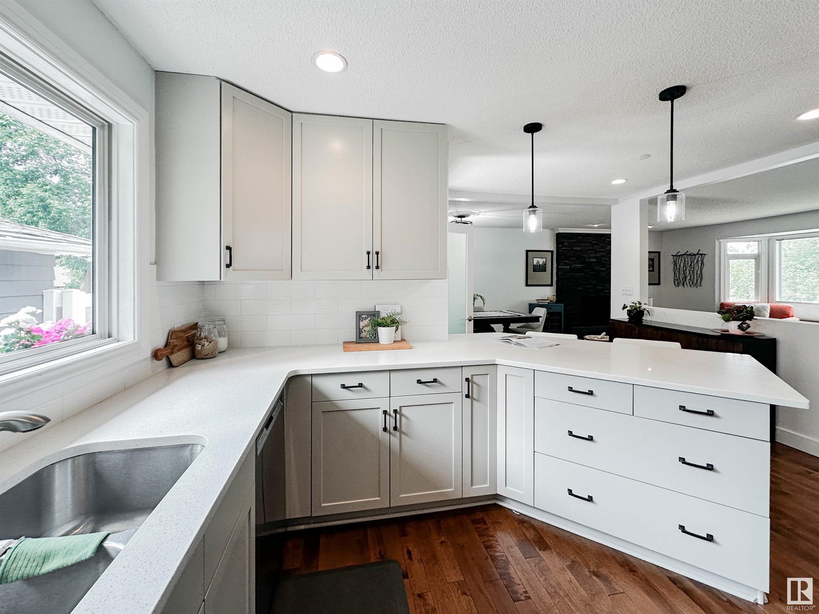 Single Family House Bungalow for Sale in  BELLEVUE CR St. Albert 