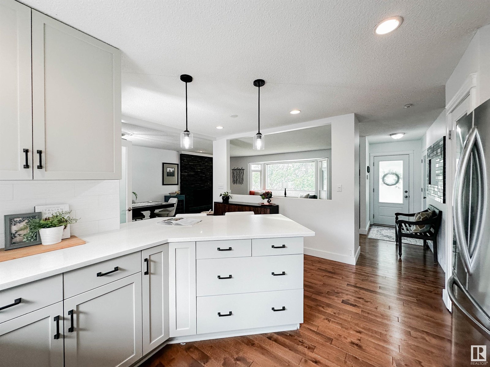 Single Family House Bungalow for Sale in  BELLEVUE CR St. Albert 