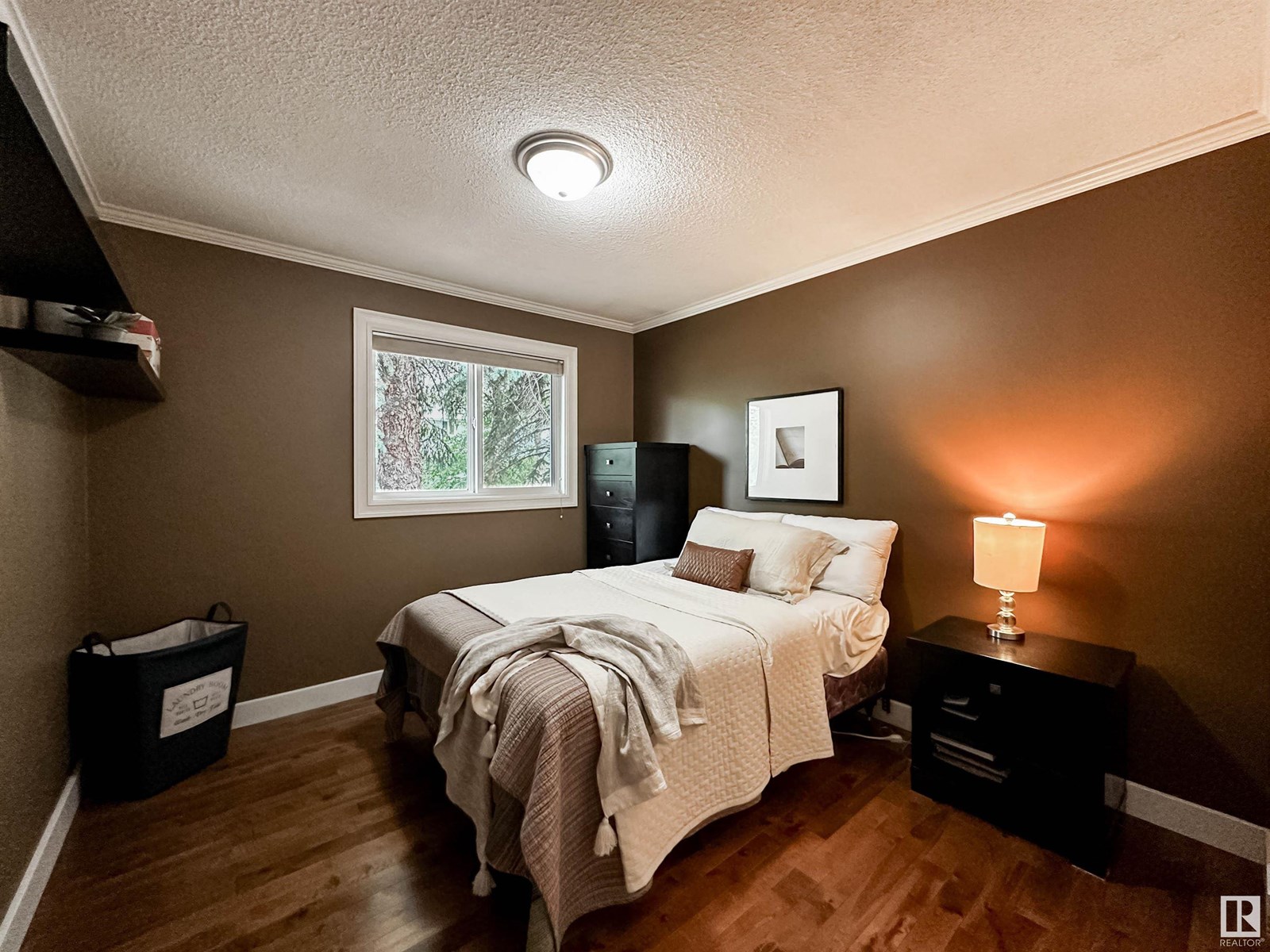 Single Family House Bungalow for Sale in  BELLEVUE CR St. Albert 