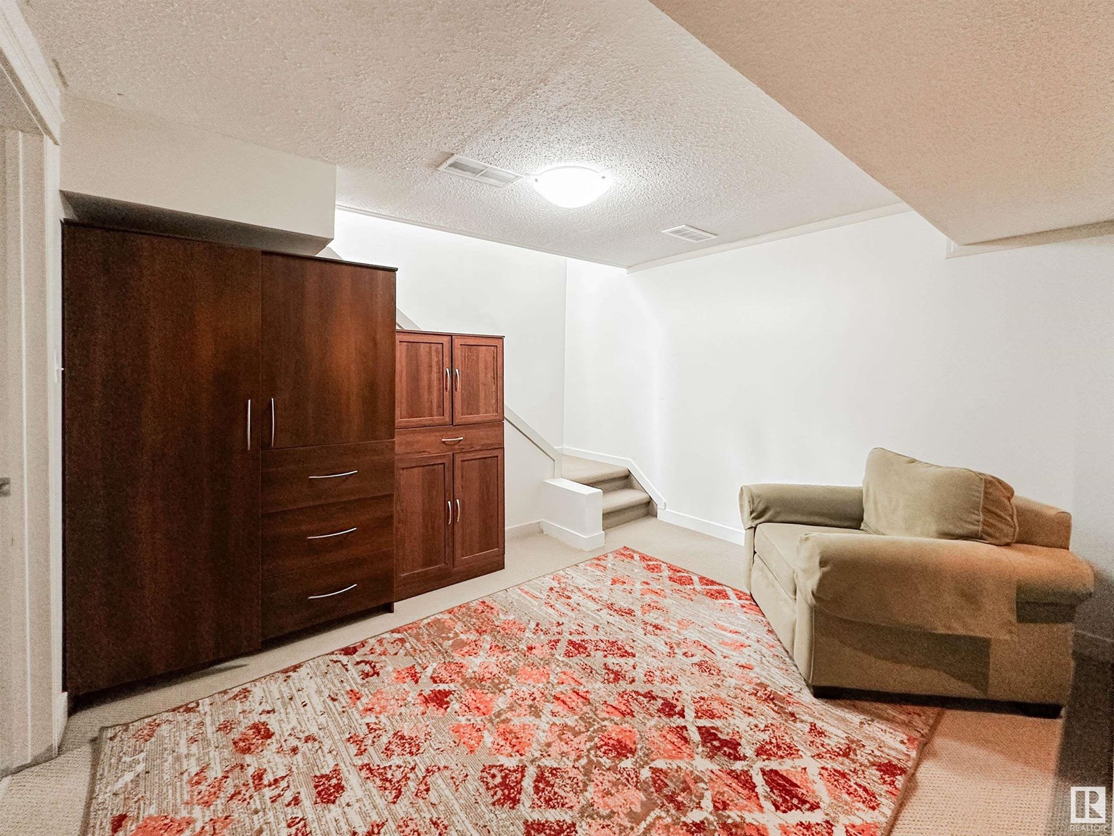 Single Family House Bungalow for Sale in  BELLEVUE CR St. Albert 