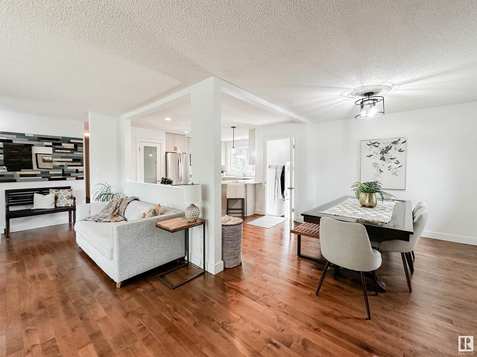 Single Family House Bungalow for Sale in  BELLEVUE CR St. Albert 
