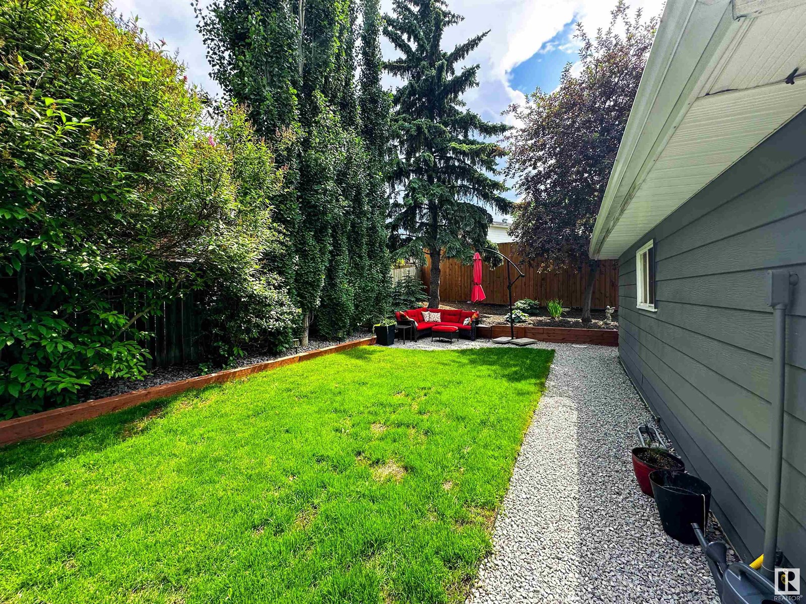 Single Family House Bungalow for Sale in  BELLEVUE CR St. Albert 