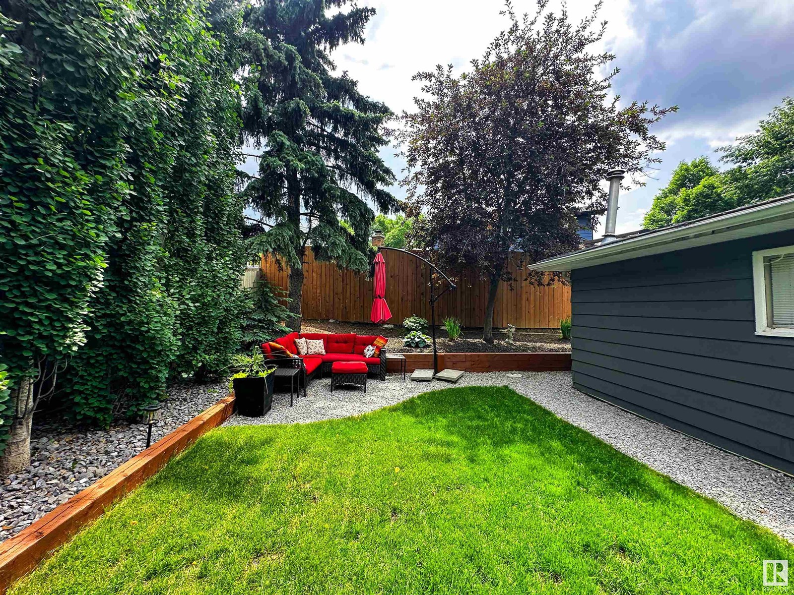 Single Family House Bungalow for Sale in  BELLEVUE CR St. Albert 