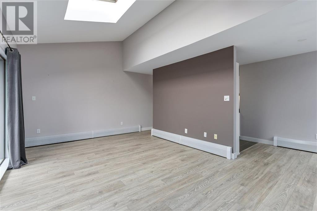 Photo 9 of 306 1345 W 15th Avenue, Vancouver BC