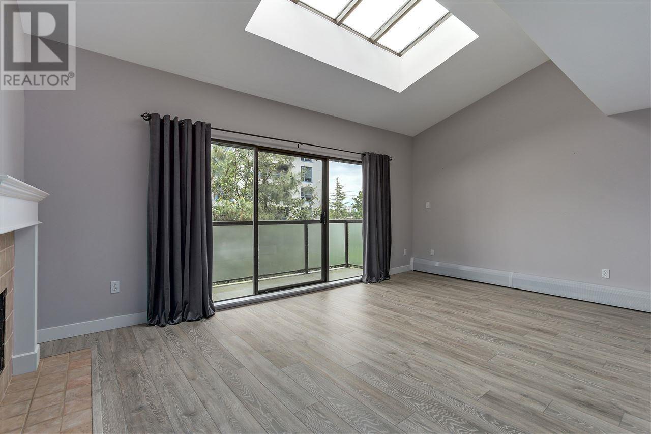Photo 10 of 306 1345 W 15th Avenue, Vancouver BC