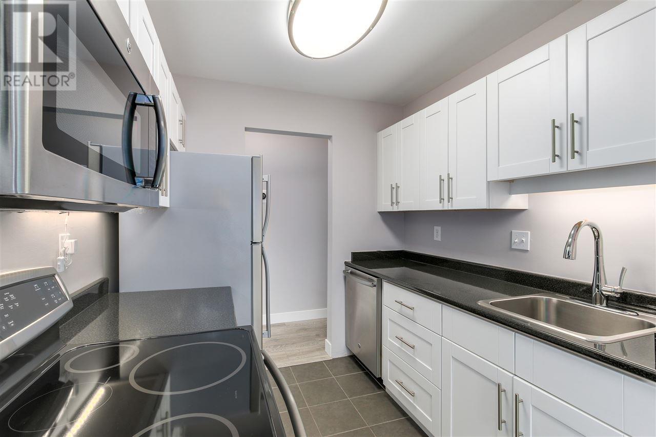 Photo 5 of 306 1345 W 15th Avenue, Vancouver BC