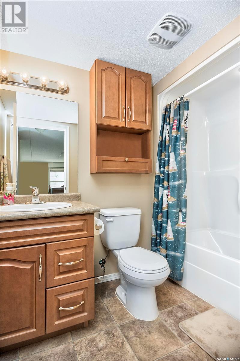 Photo 4 of 304 2781 Woodbridge Drive, Prince Albert SK