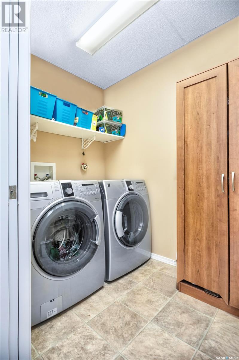 Photo 15 of 304 2781 Woodbridge Drive, Prince Albert SK