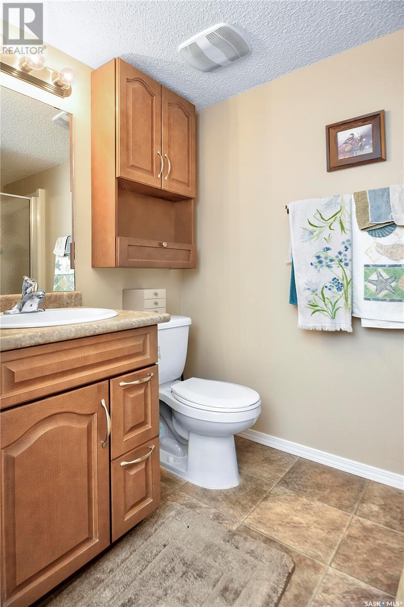 Photo 18 of 304 2781 Woodbridge Drive, Prince Albert SK