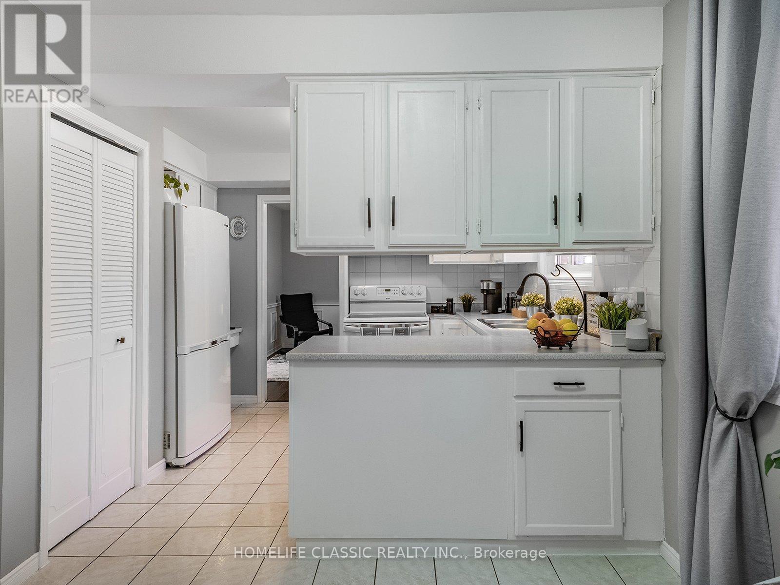 Photo 16 of 62 Terrace Drive, Hamilton ON