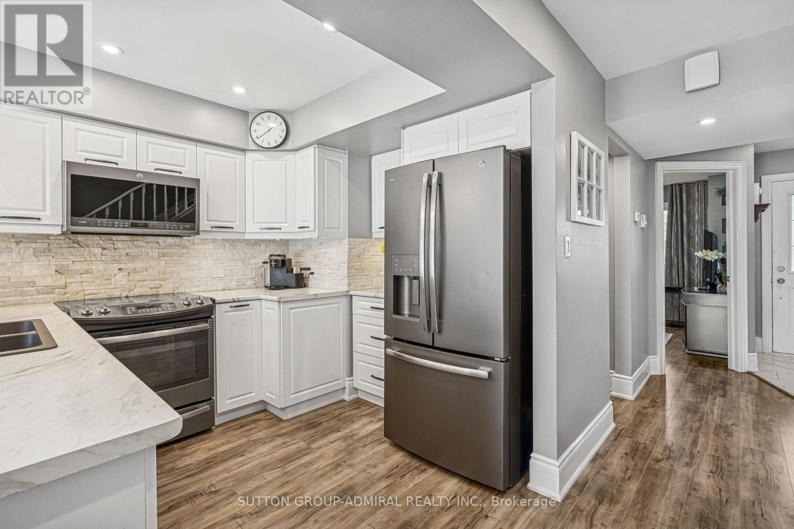 Photo 12 of 35 21 Laguna Parkway, Ramara ON