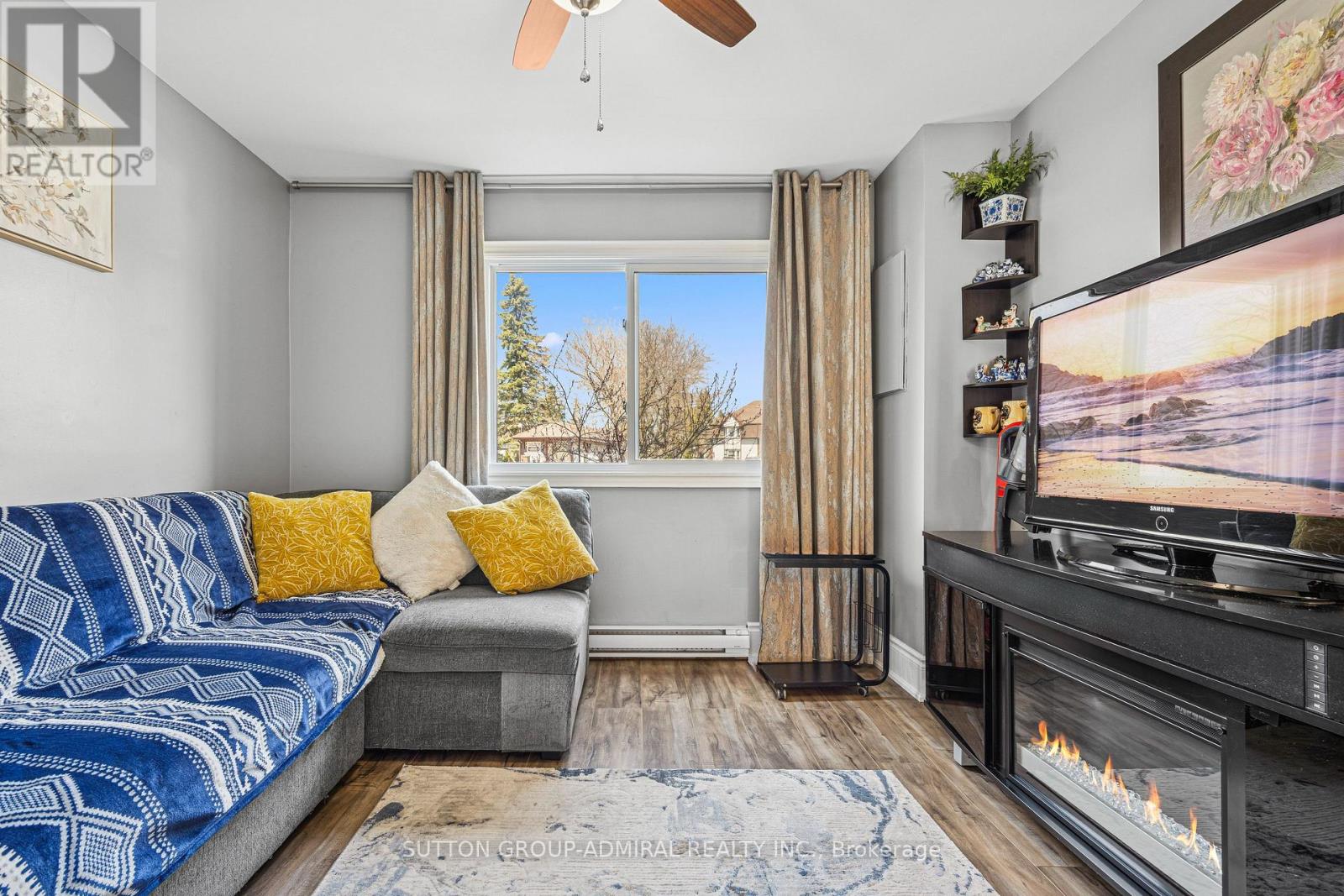Photo 13 of 35 21 Laguna Parkway, Ramara ON
