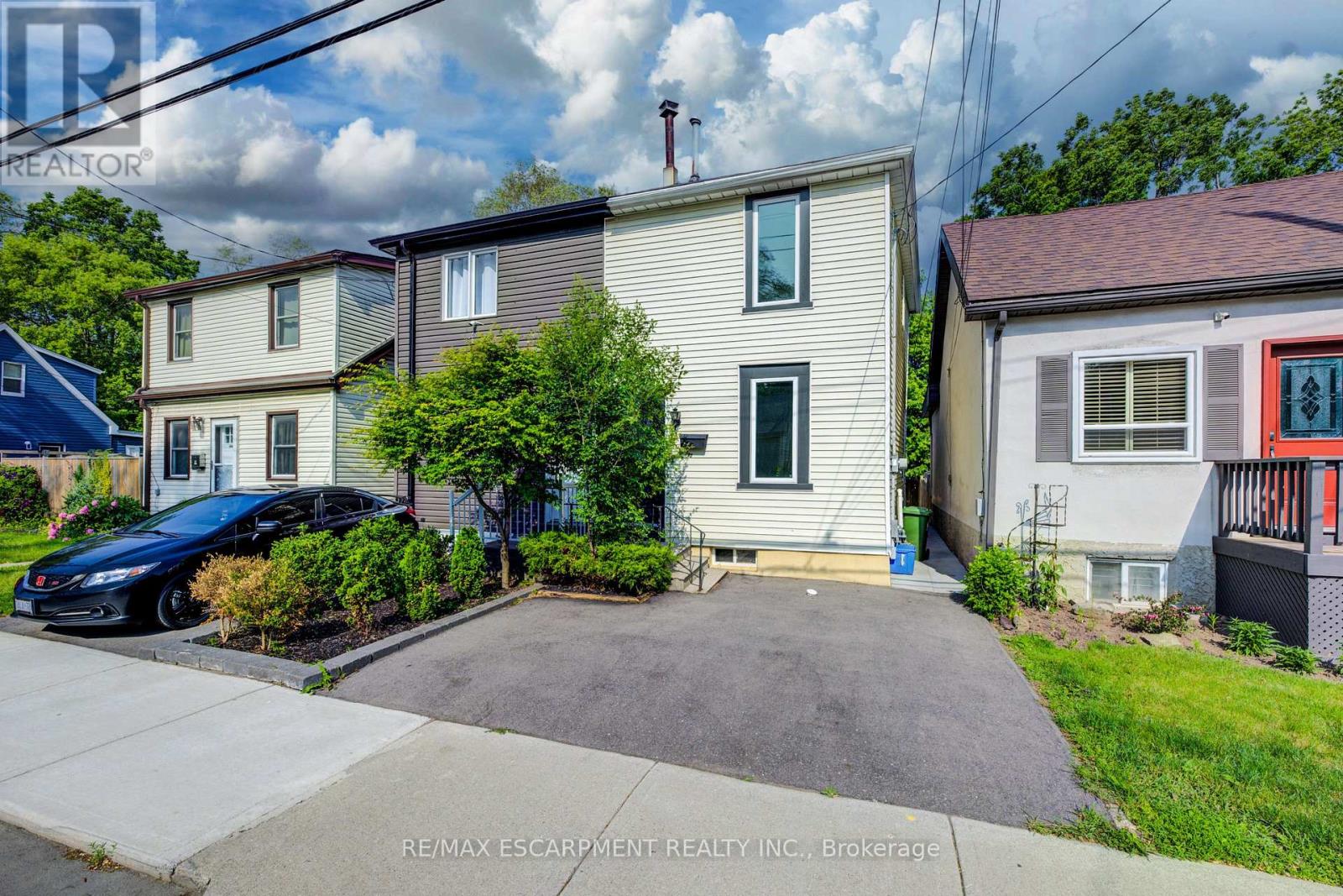 Photo 5 of 57 1 2 Breadalbane Street, Hamilton ON