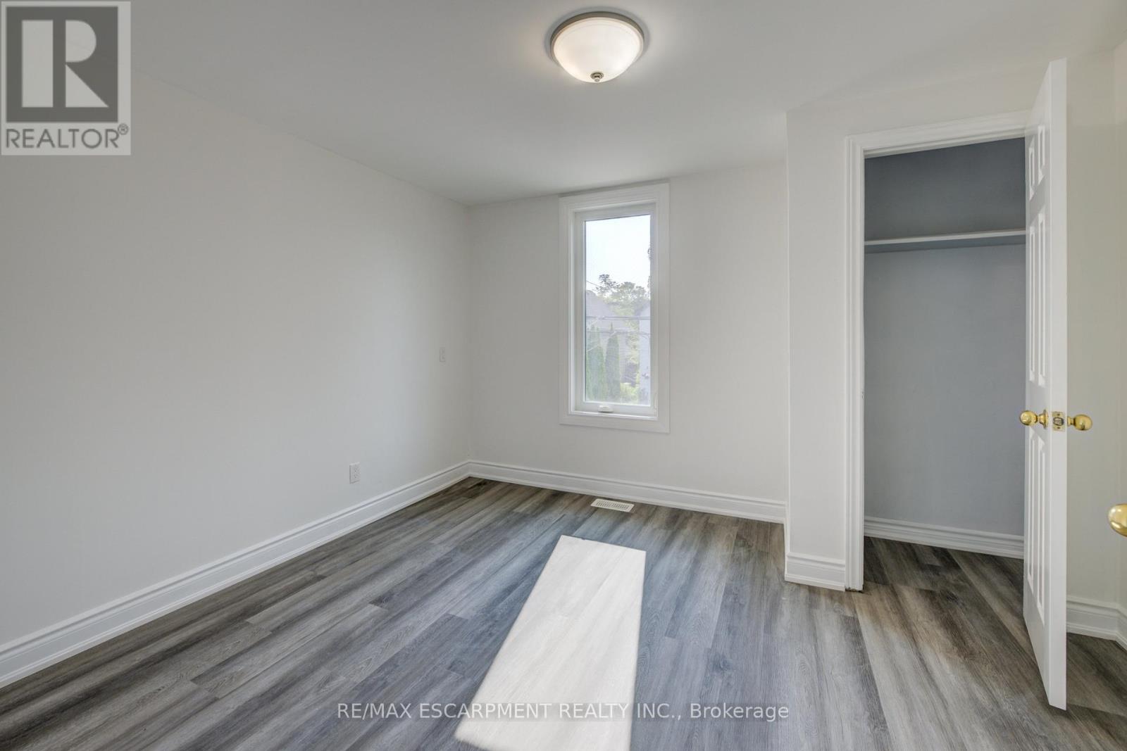Photo 30 of 57 1 2 Breadalbane Street, Hamilton ON