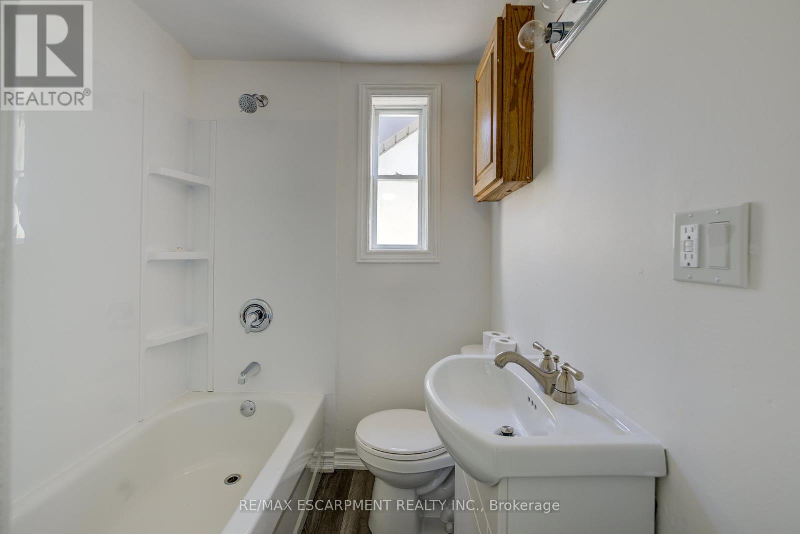 Photo 13 of 57 1 2 Breadalbane Street, Hamilton ON