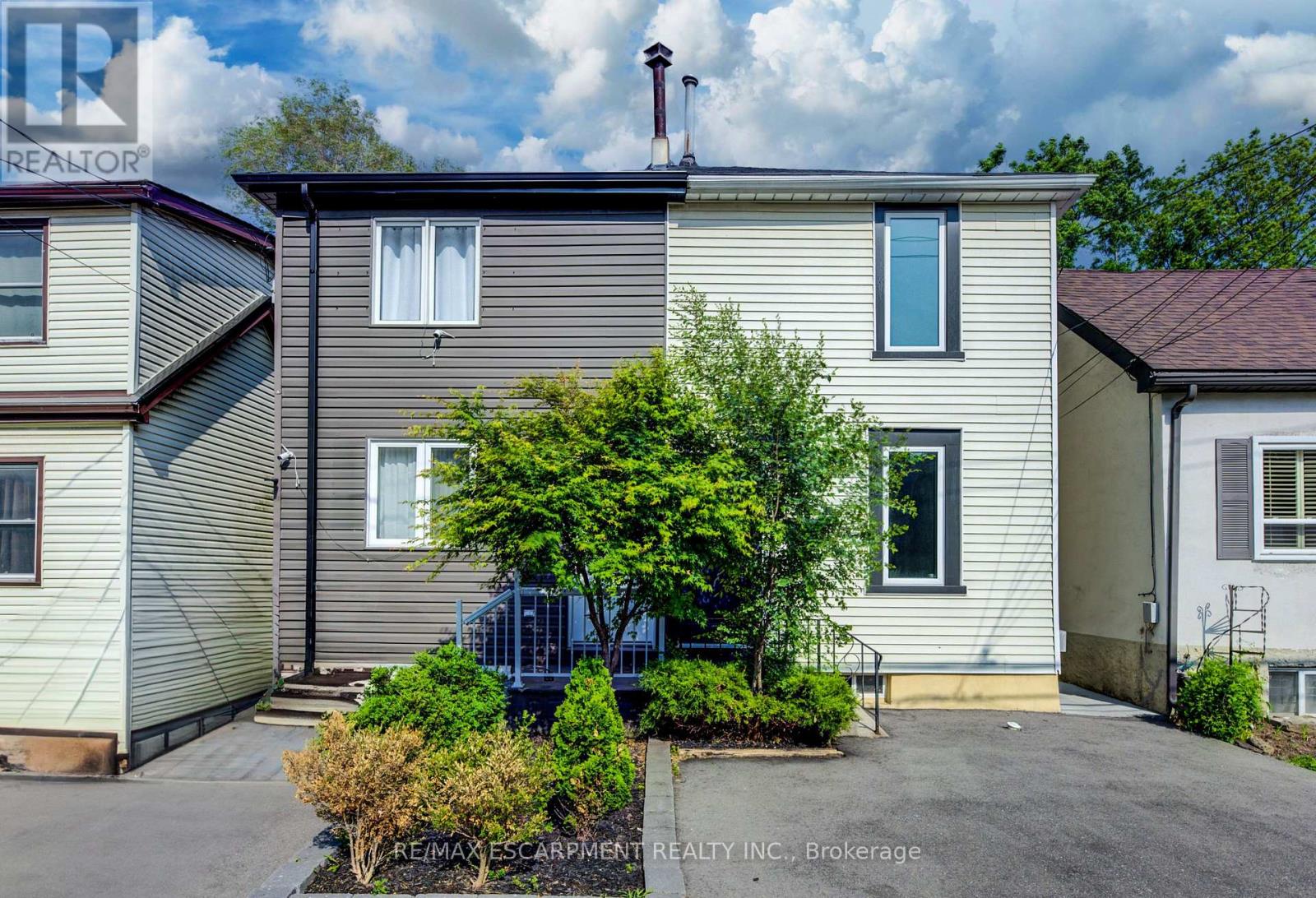 Photo 3 of 57 1 2 Breadalbane Street, Hamilton ON