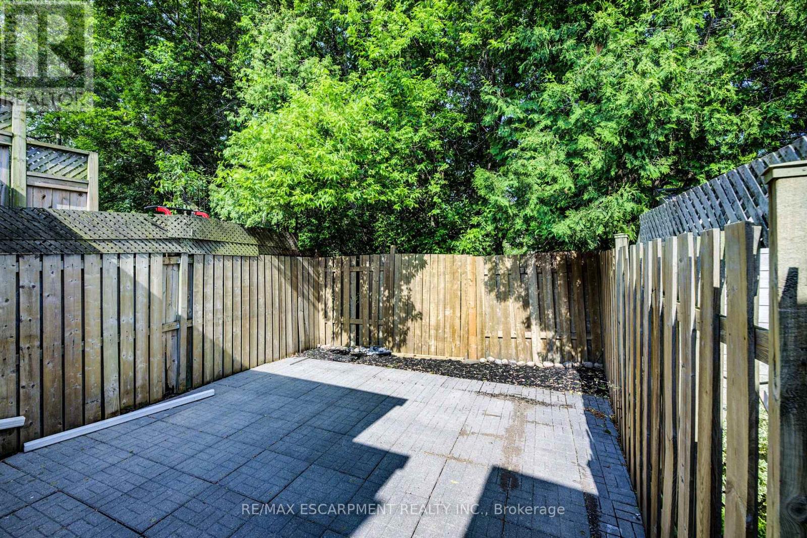Photo 4 of 57 1 2 Breadalbane Street, Hamilton ON