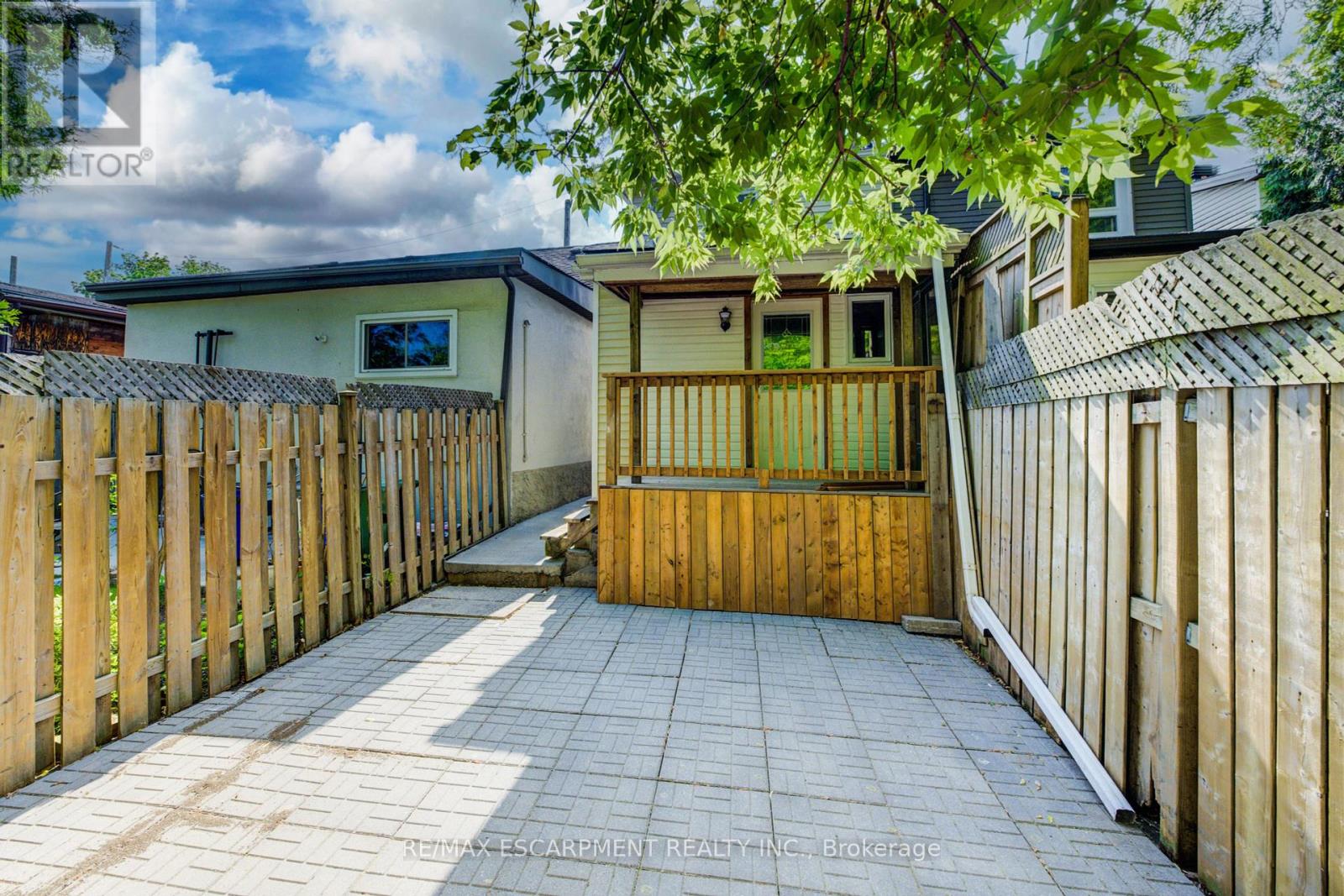 Photo 1 of 57 1 2 Breadalbane Street, Hamilton ON