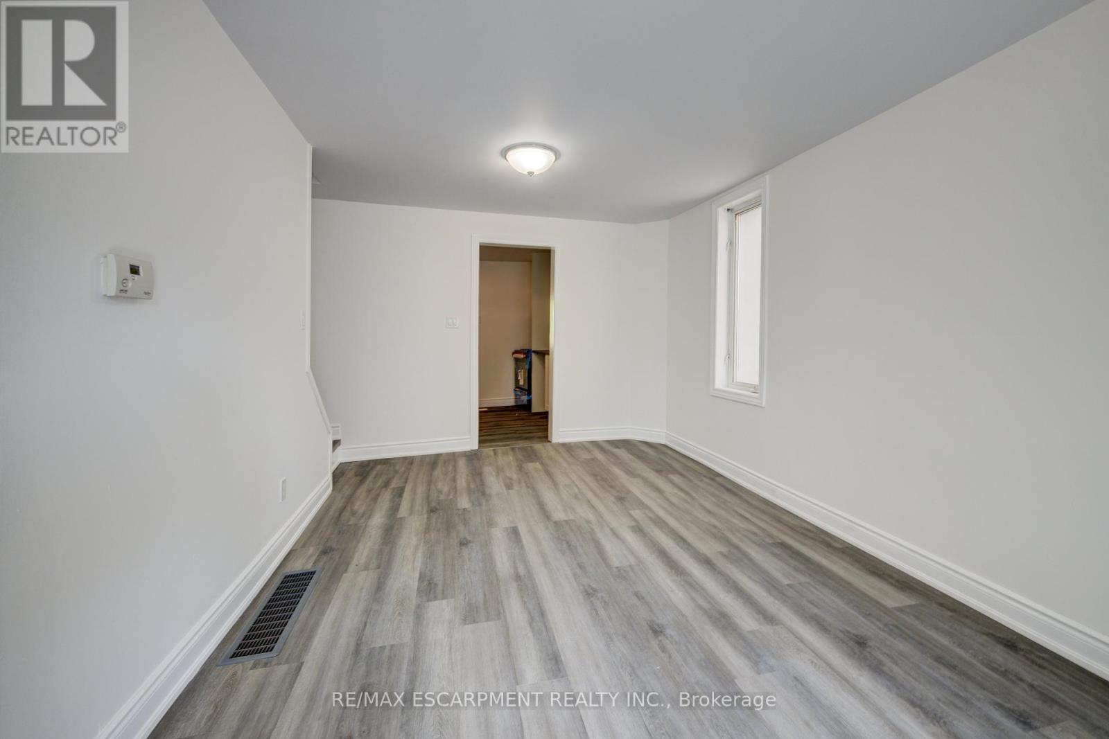 Photo 28 of 57 1 2 Breadalbane Street, Hamilton ON
