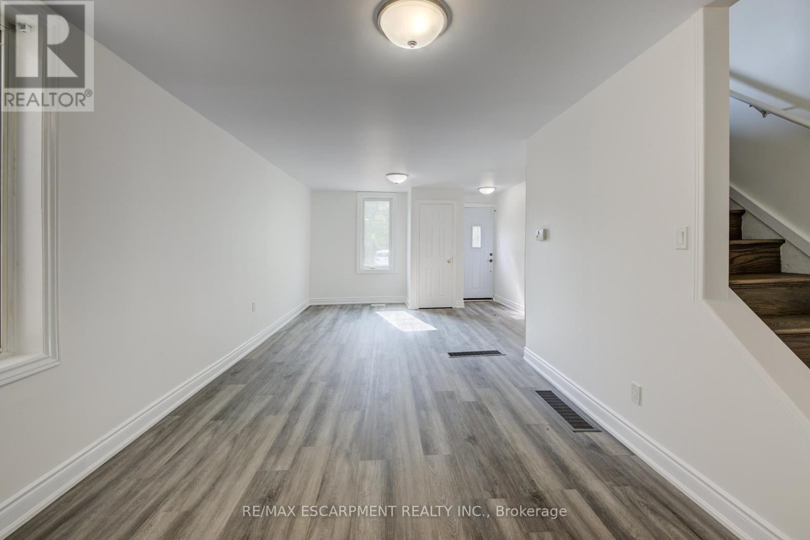 Photo 11 of 57 1 2 Breadalbane Street, Hamilton ON