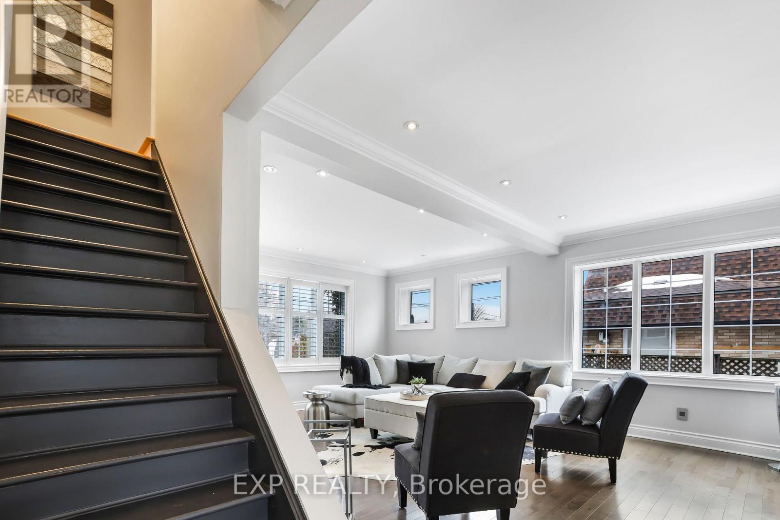Photo 15 of 8 Warwick Road, Hamilton ON