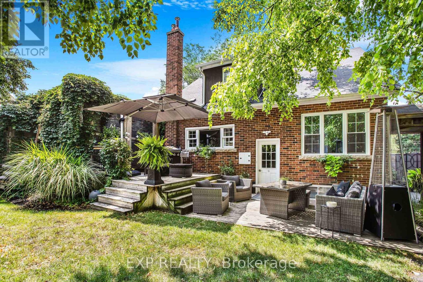 Photo 34 of 8 Warwick Road, Hamilton ON