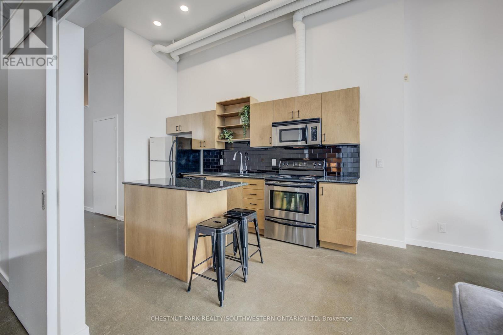 Photo 27 of 524 404 King Street W, Kitchener ON