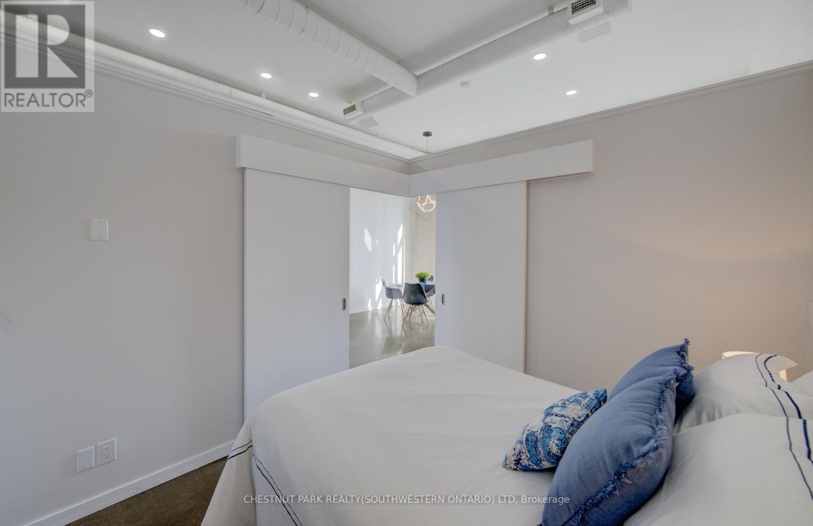 Photo 31 of 524 404 King Street W, Kitchener ON
