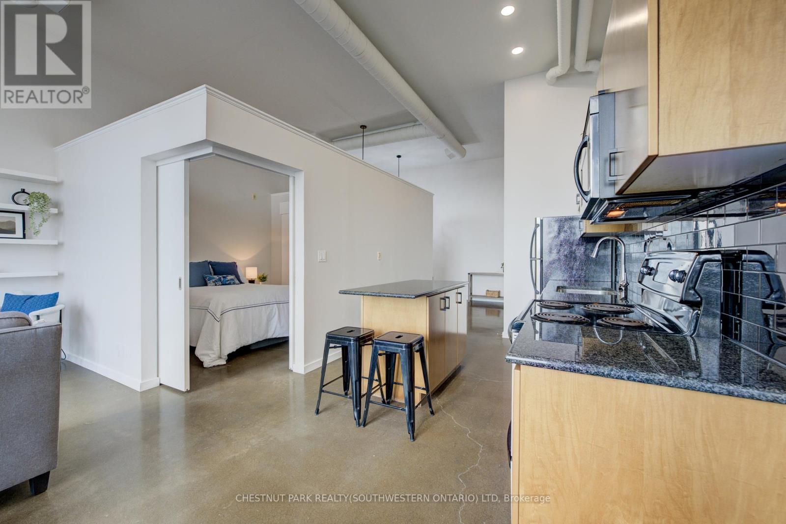 Photo 1 of 524 404 King Street W, Kitchener ON