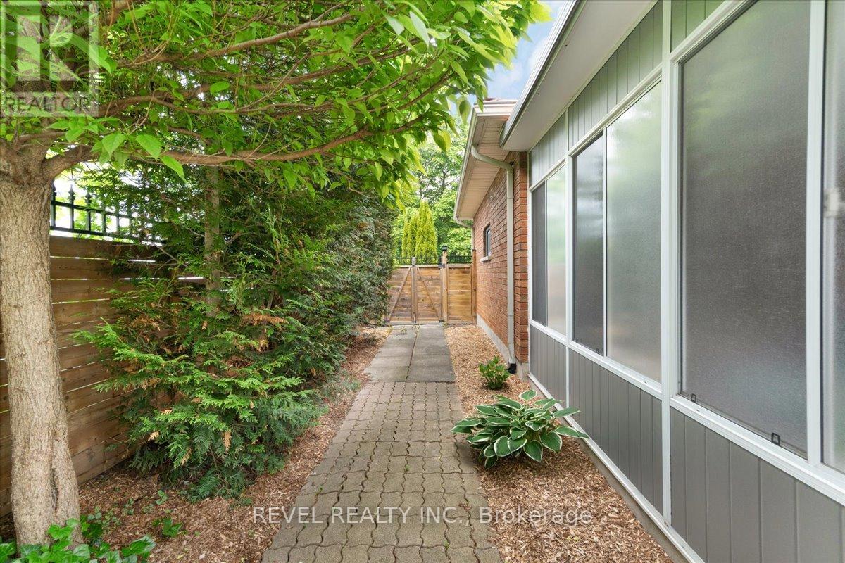 Photo 36 of 214 Mary Street, Niagaraonthelake ON
