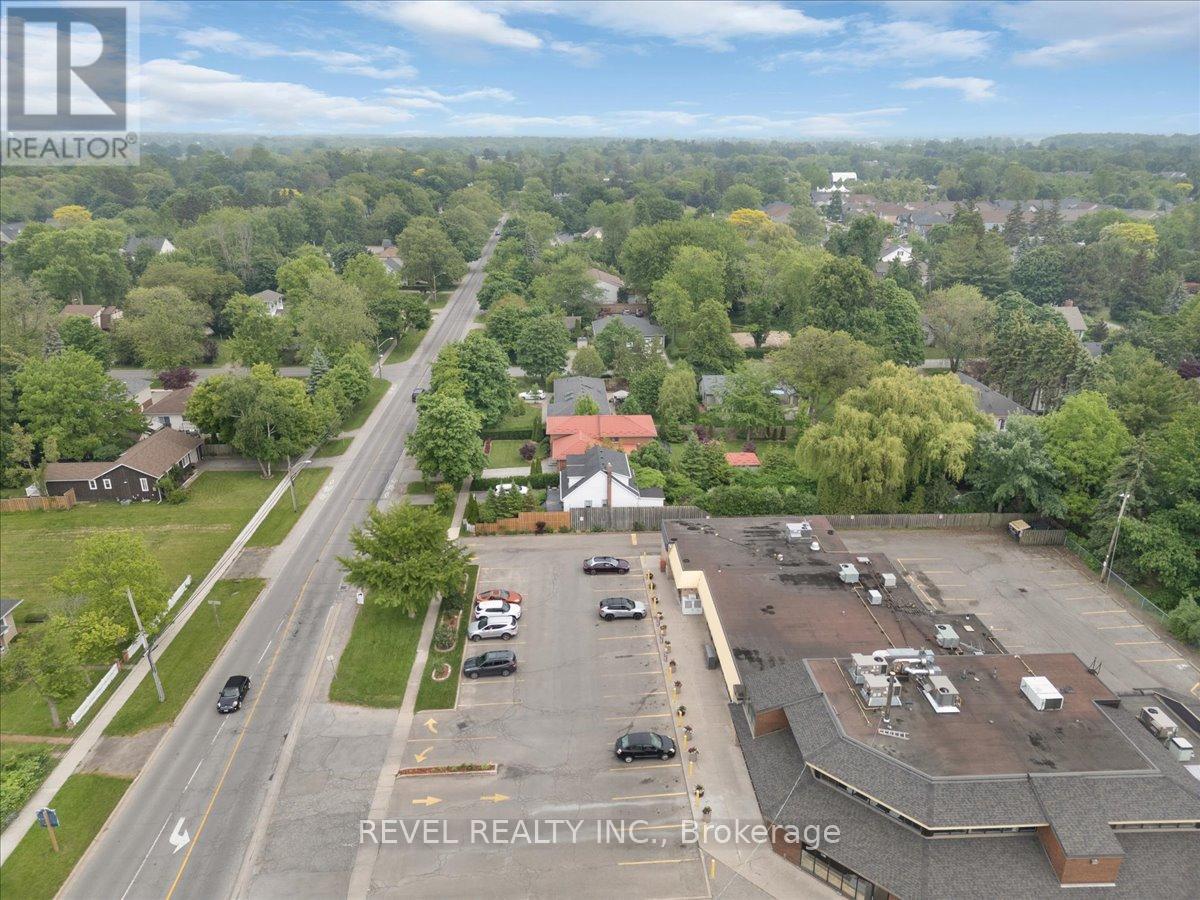 Photo 10 of 214 Mary Street, Niagaraonthelake ON